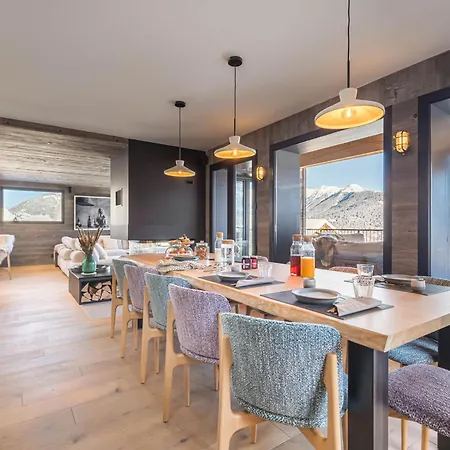 Spacieux A Courchevel, 5 Chambres, Proche Des Pistes - Fr-1-562-86 Chalet *